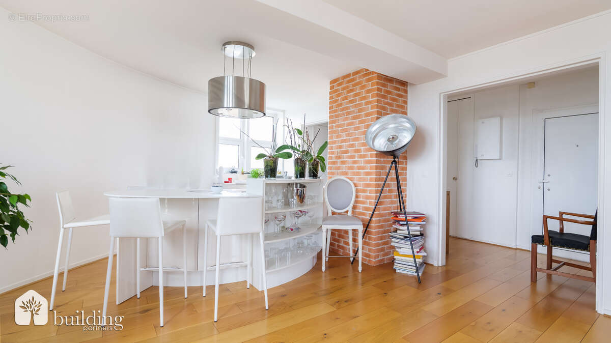 Appartement à COURBEVOIE