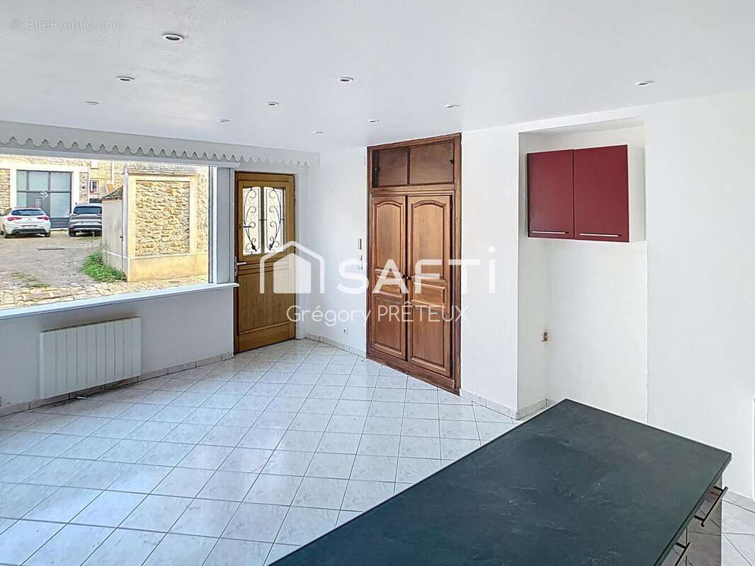 Photo 3 - Commerce à SOISY-SUR-ECOLE