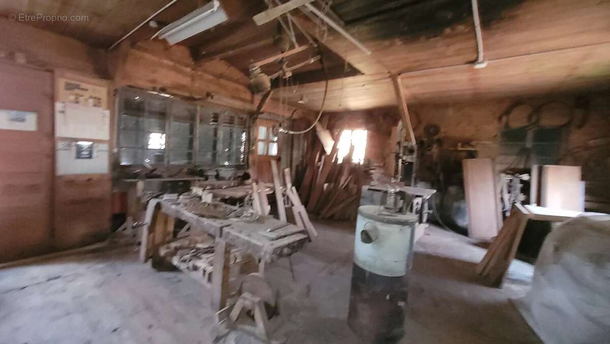 Ancienne ferme à rénover avec dépendances et terrain  - Fay sur Lignon - photo 19
