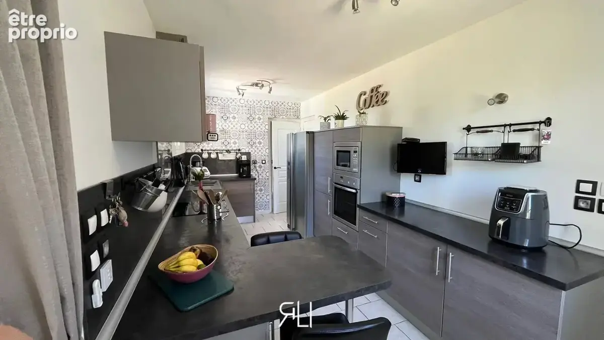 Maison de plain-pied, beau jardin - photo 3