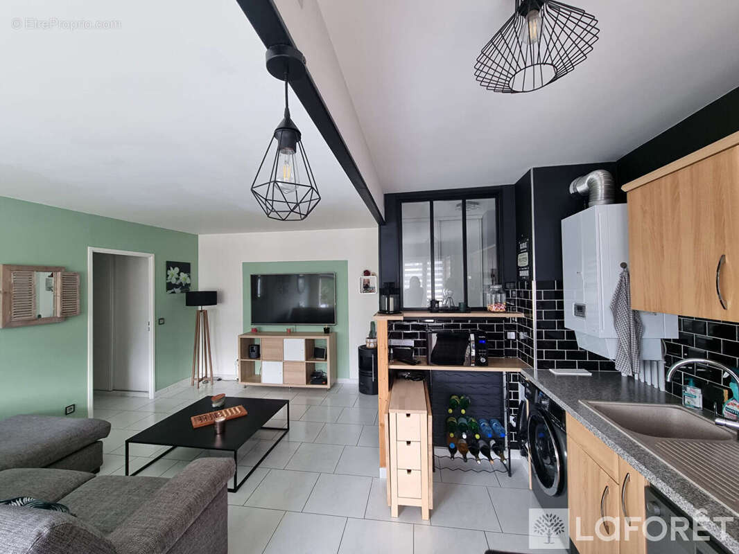Livry-Gargan _ Appartement T3 58 m² _ Balcon _ Parking  _ Ascenseur _ DPE C - photo 2