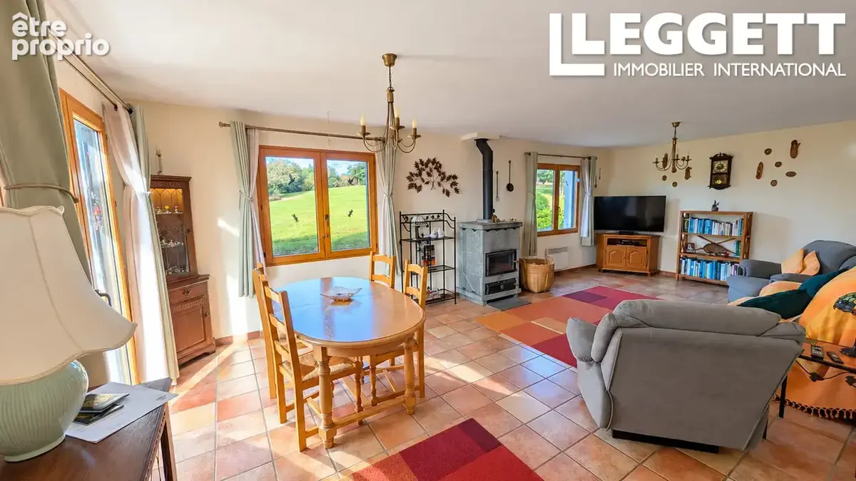 Maison de campagne privée de 4 chambres avec 6370m², bassin, accès par portail et beaux terrain - Lohuec - photo 6