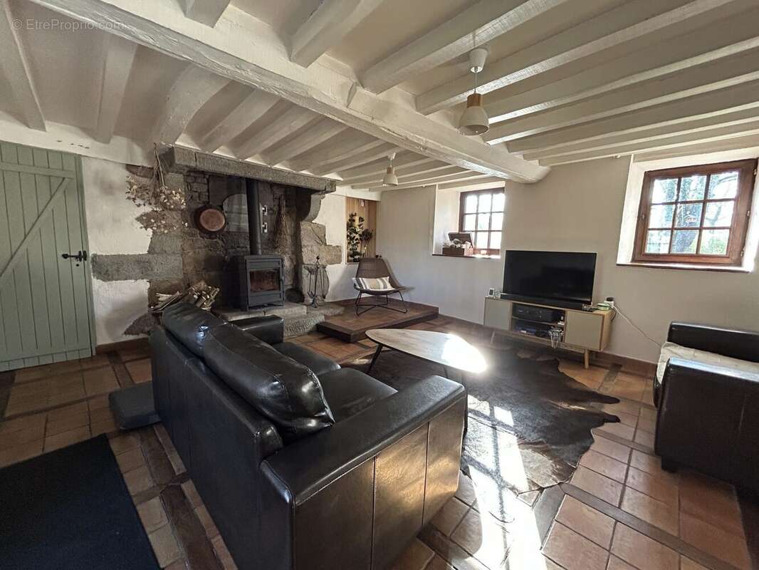 Maison à CONDE-SUR-NOIREAU