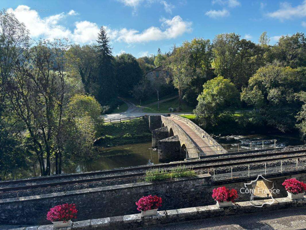 Maison à BAGNAC-SUR-CELE