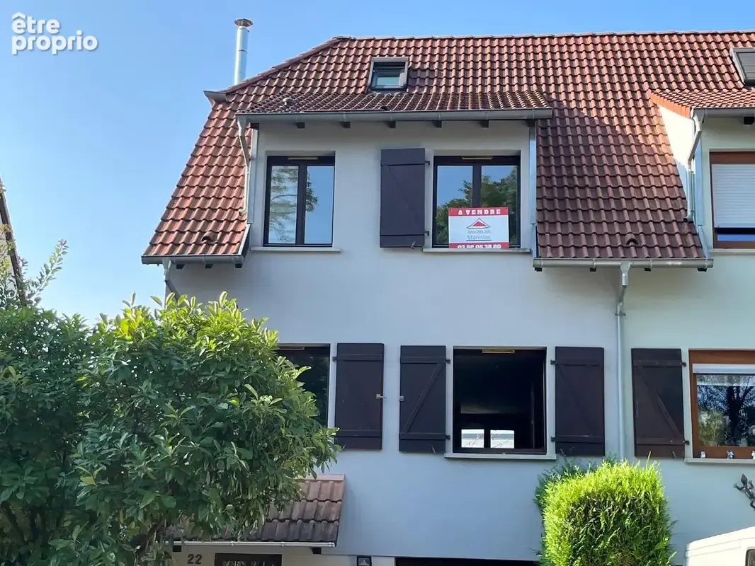 Maison mitoyenne,134m2 6 pièces située dans un quartier calme de Wissembourg - photo 1