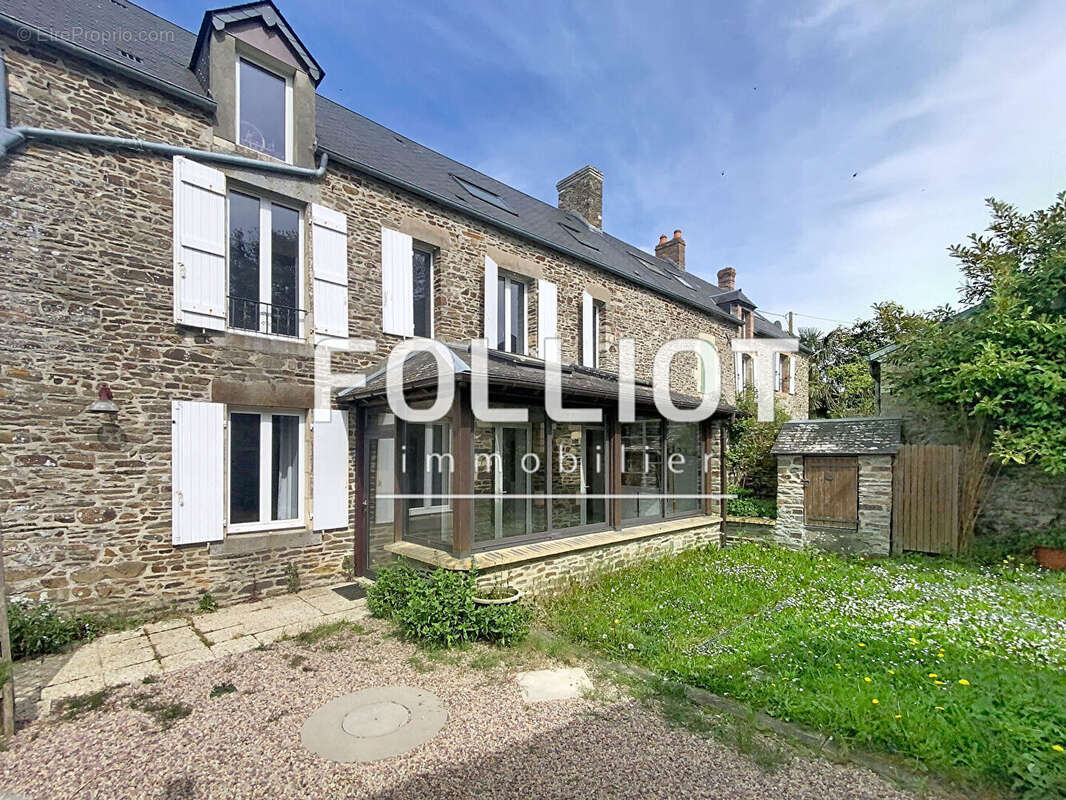 Maison à LES MOUTIERS-EN-CINGLAIS