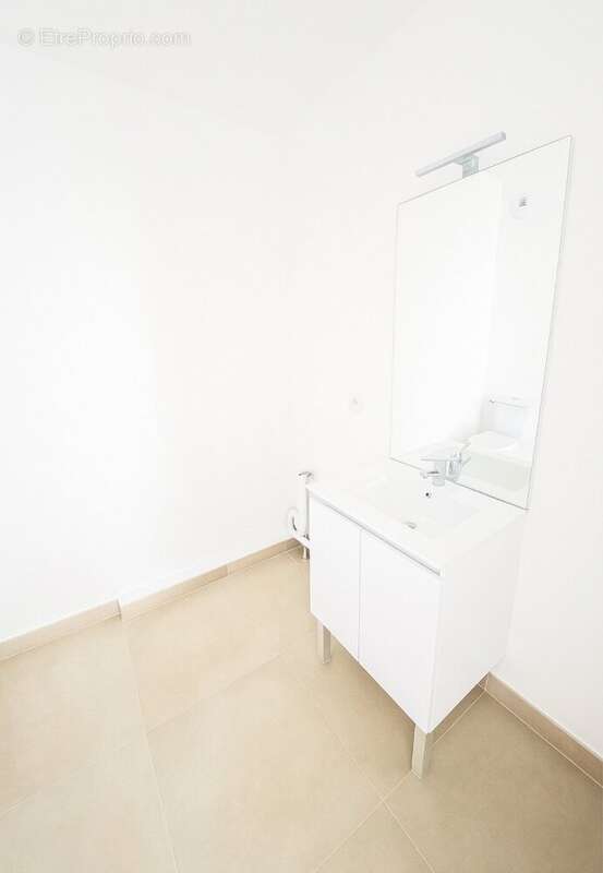 Appartement à VILLENEUVE-LES-AVIGNON