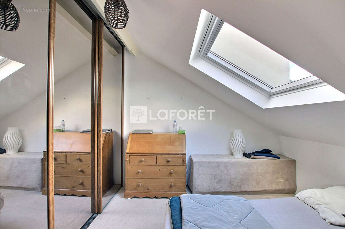 Appartement à COURBEVOIE