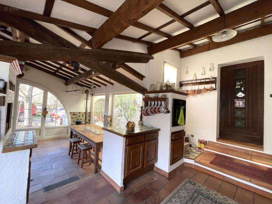 Maison 230 m² à Istres  - photo 11