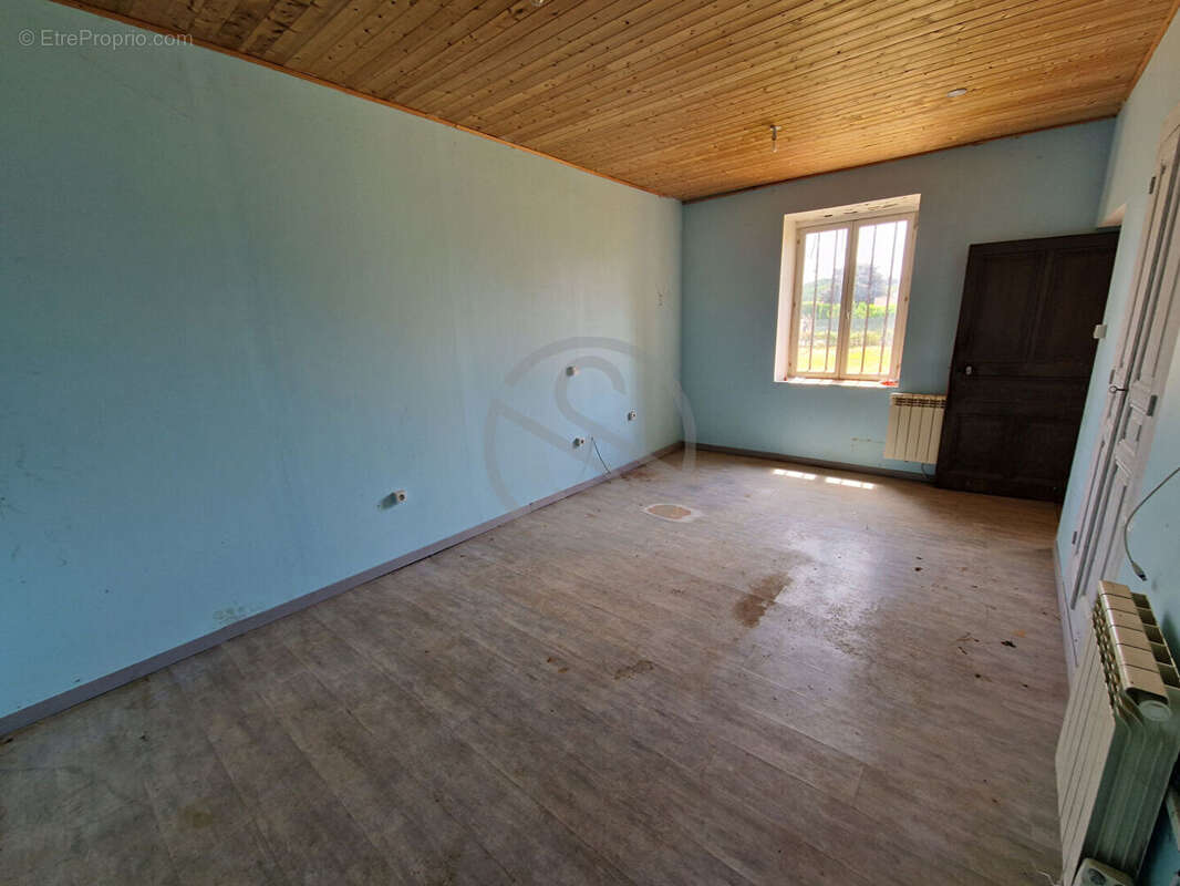 Ferme - 90 m2 + Grange 100 m2 - photo 5