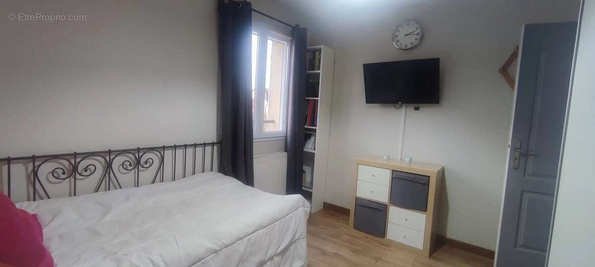 Maison à CHANTELOUP-LES-VIGNES