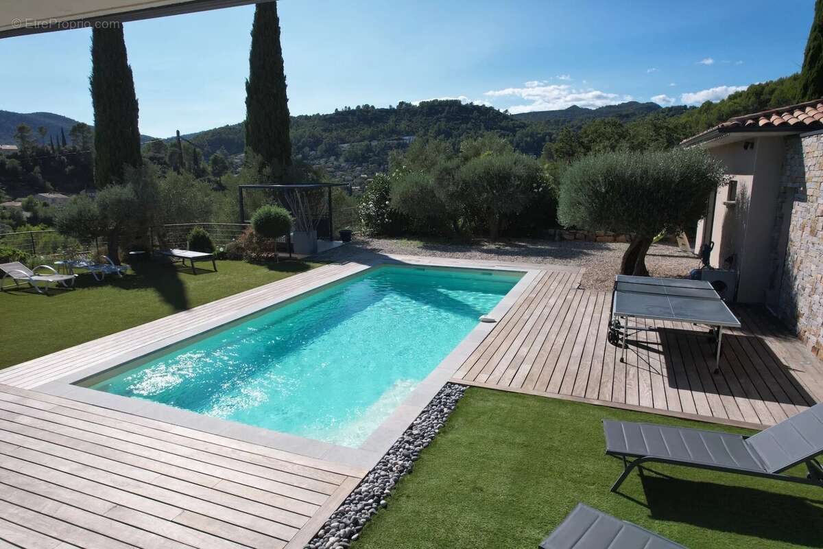 Maison à SOLLIES-TOUCAS