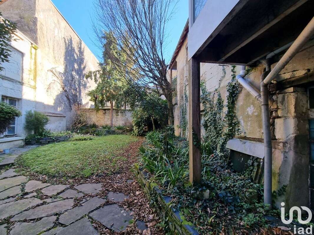 Photo 7 - Commerce à CHATELLERAULT