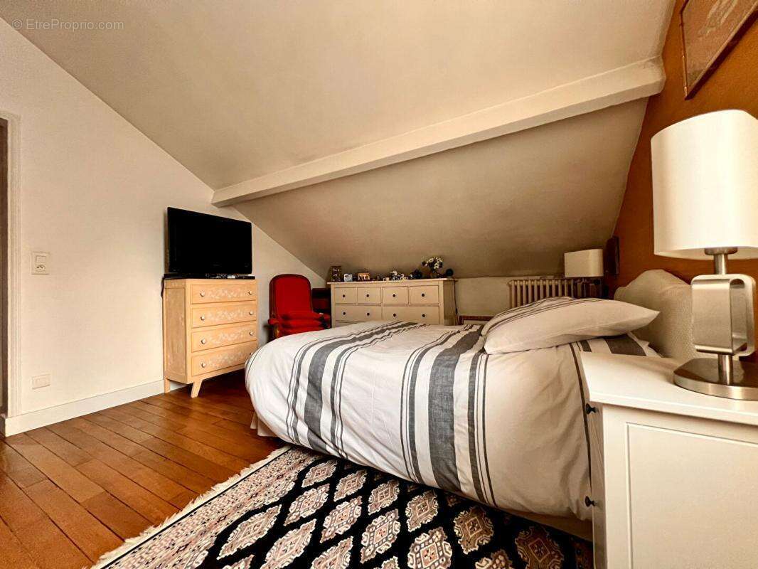 Maison à FLEURY-MEROGIS