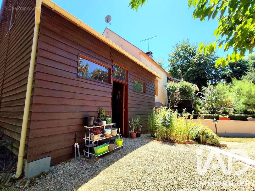 Maison 91 m² à Chateau-Renard  - photo 7