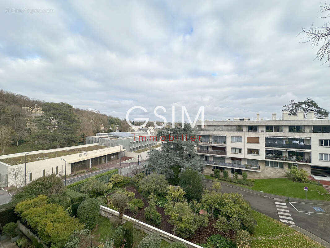 Appartement à VILLE-D'AVRAY