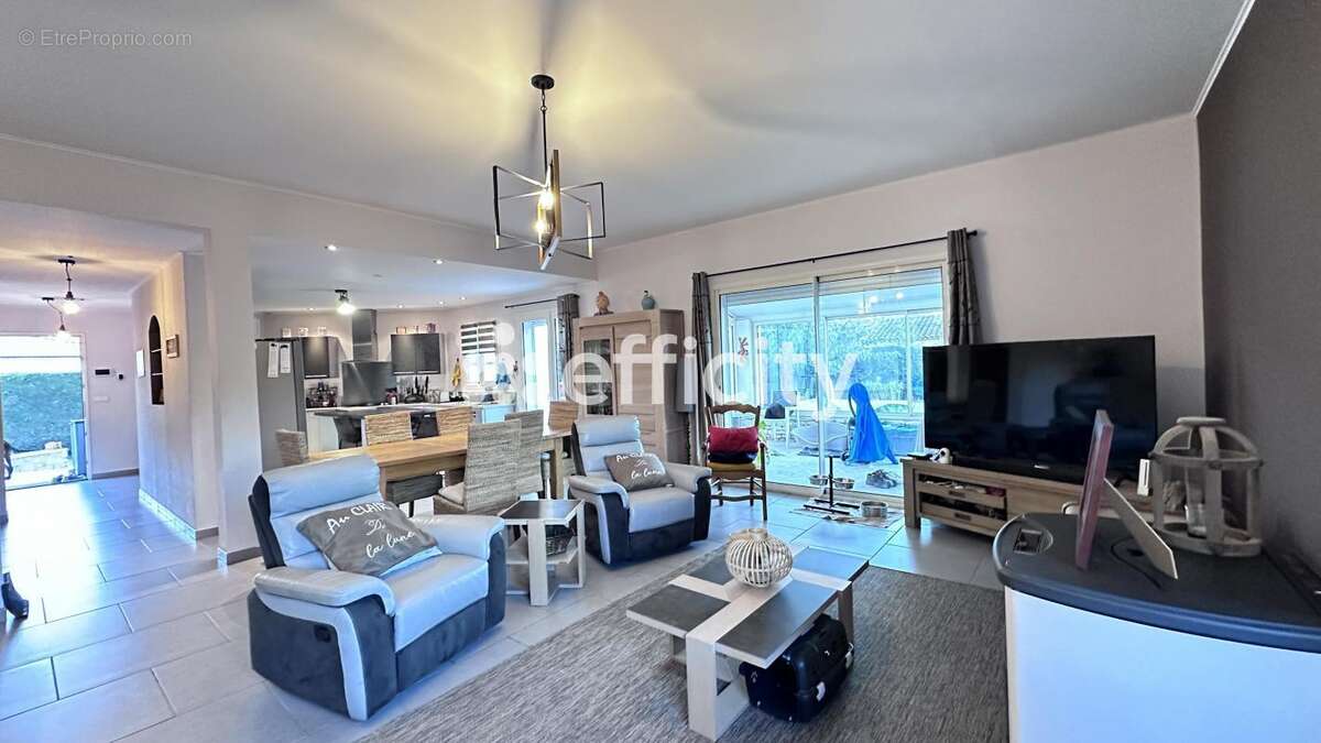 Maison à SAINT-PAUL-TROIS-CHATEAUX