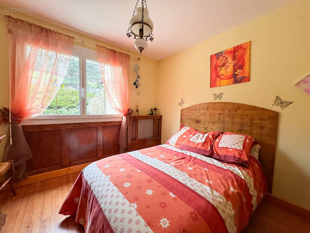 Charmante maison avec dépendances et terrain   Pélussin (42) - photo 15