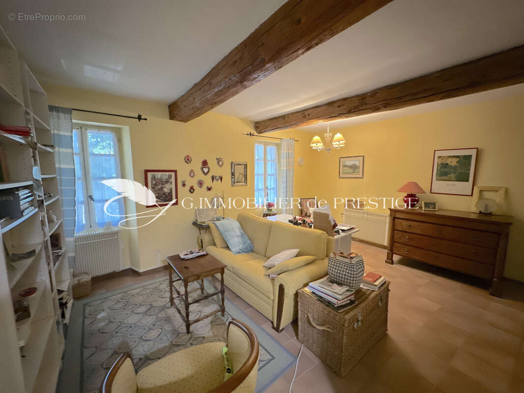 Une maison de village avec jardin, cour et dépendances - photo 16