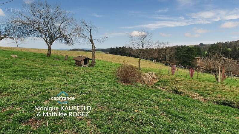 Maison à TOURS-SUR-MEYMONT