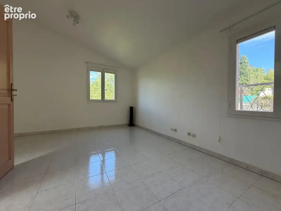LA GAUDE _ MAISON INDIVIDUELLE 158 m2 avec piscine et garage 97 m2 - photo 9