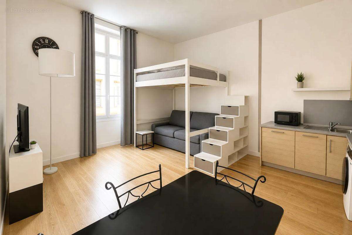 Grand studio avec mezzanine - Place Masséna - forte rentabilité - photo 2