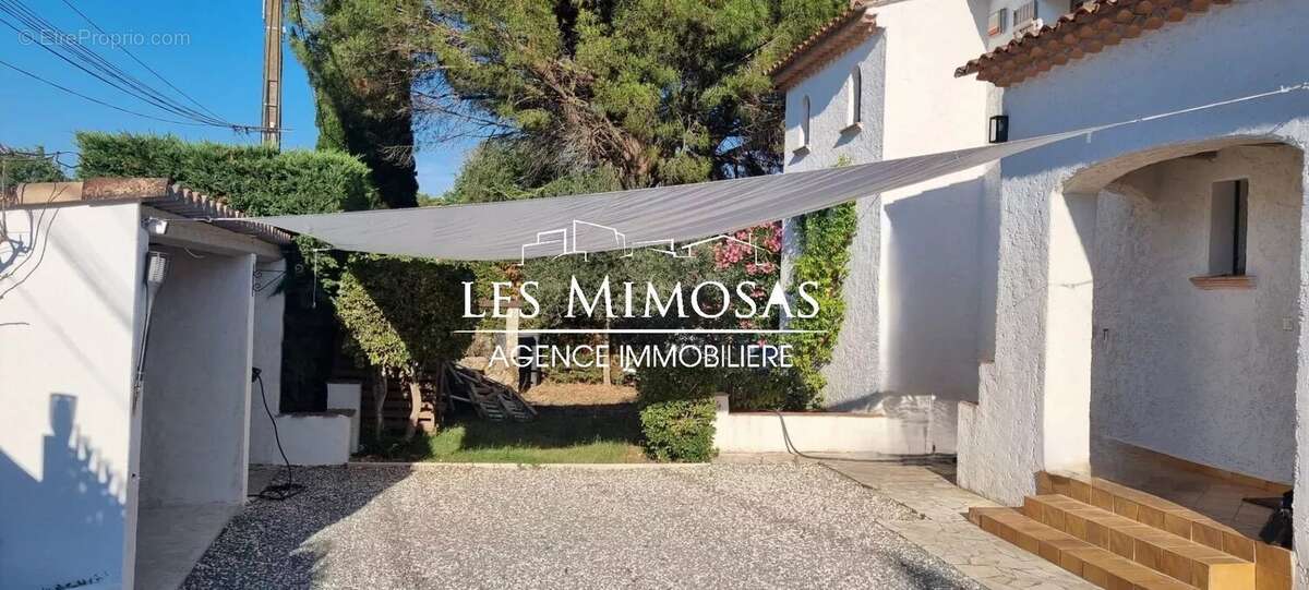 Maison à PUGET-SUR-ARGENS