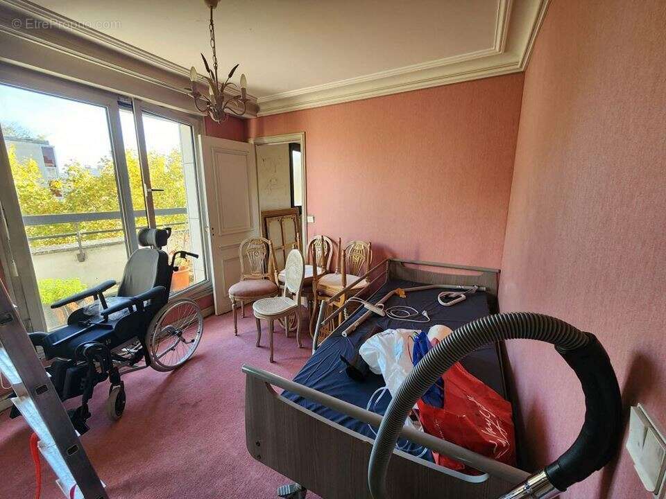 Appartement à PARIS-14E