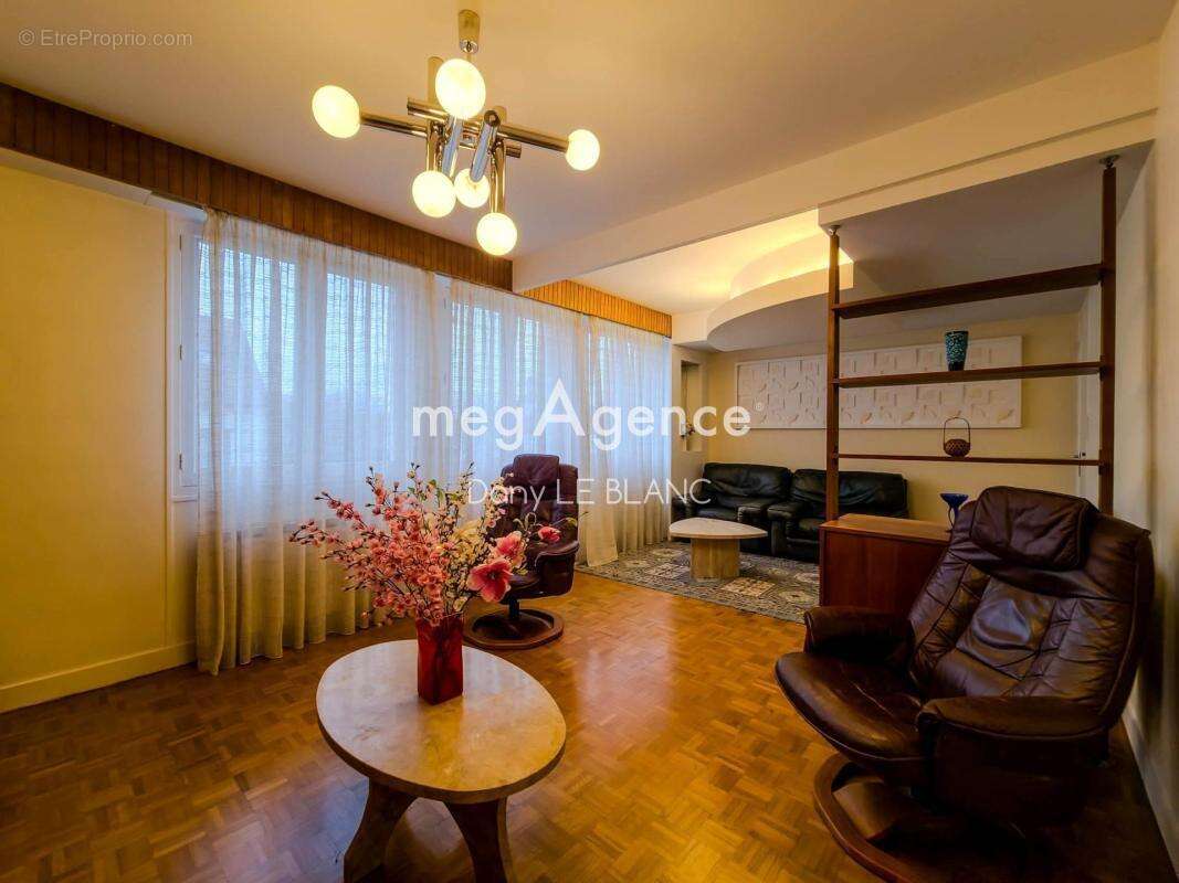 Maison à MAINVILLIERS