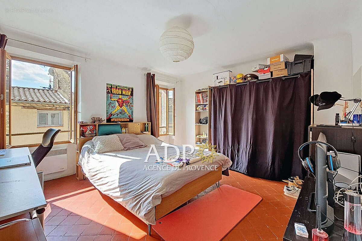 Maison à SAINT-CEZAIRE-SUR-SIAGNE