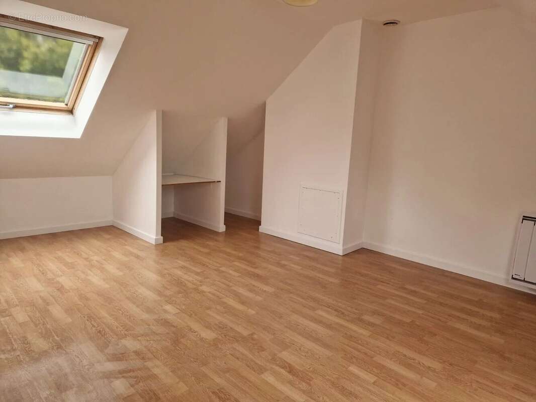 Maison à VOISINS-LE-BRETONNEUX