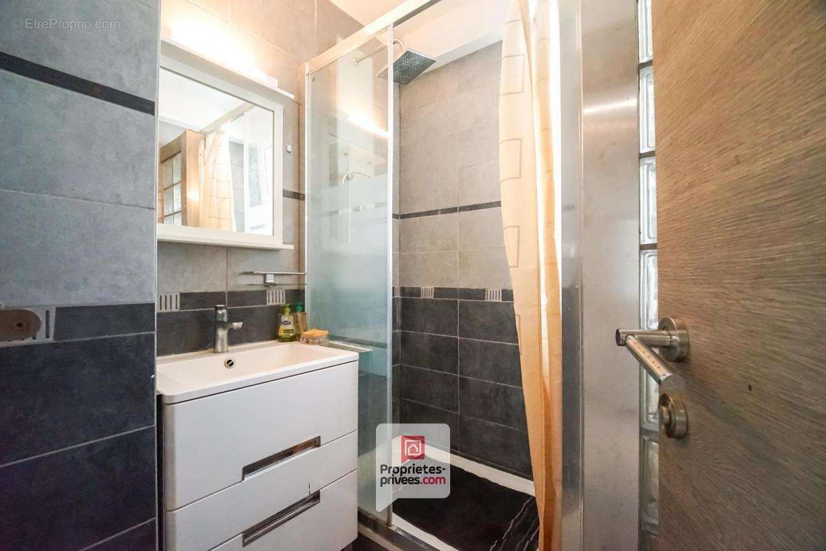 Appartement à SAINT-MARTIN-D'HERES