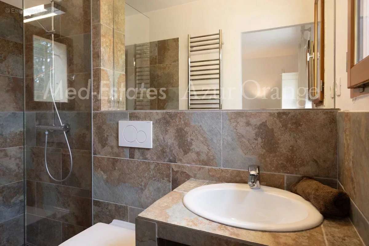 Maison à PLAN-DE-LA-TOUR