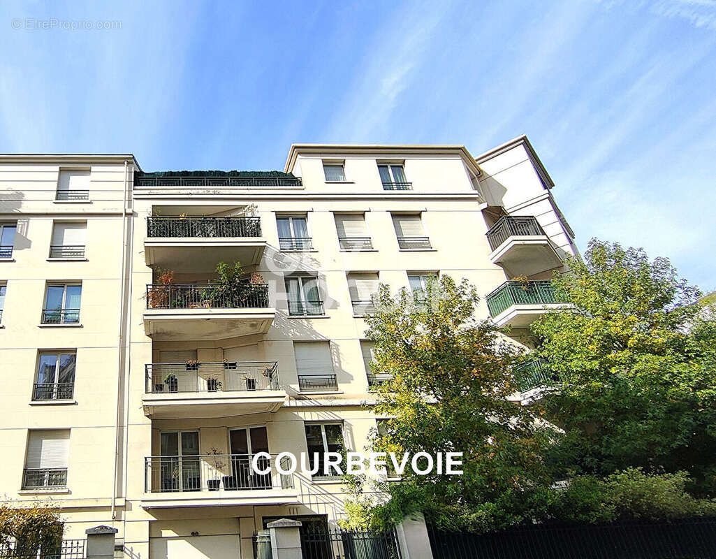 Appartement à LA GARENNE-COLOMBES
