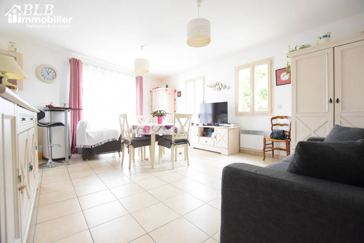 Appartement à LES ESSARTS-LE-ROI