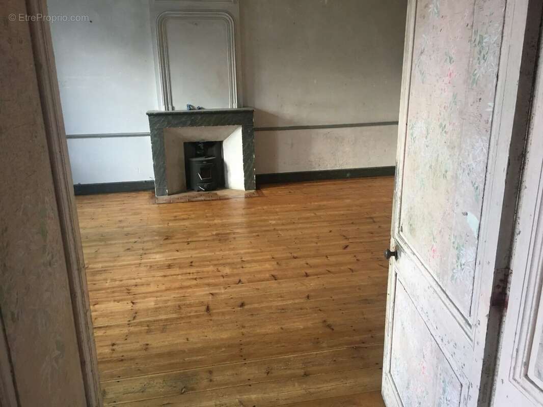 Maison à SAINT-MARTIAL-SUR-NE