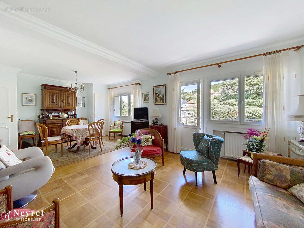 Appartement à SAINT-ETIENNE