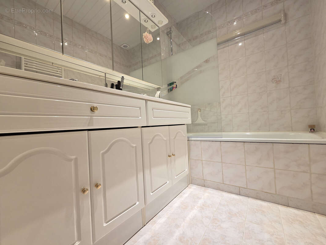 Maison à MARLY-LA-VILLE