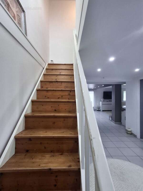 Maison 149 m² à Chasseneuil-Sur-Bonnieure  - photo 8