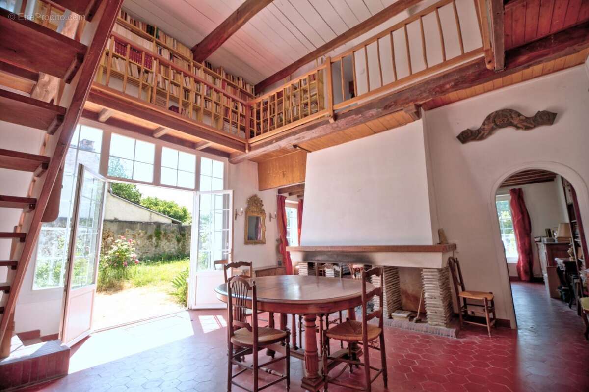 Maison à MAGNY-LES-HAMEAUX