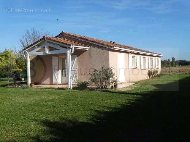 Maison à BRAX