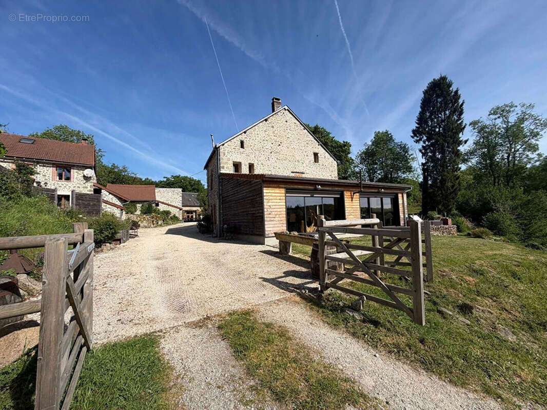 Maison à CEYROUX