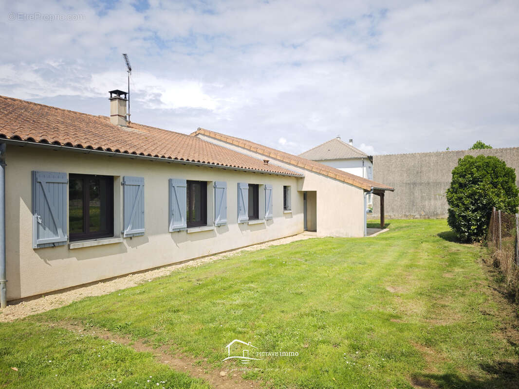 Maison à LEZAY