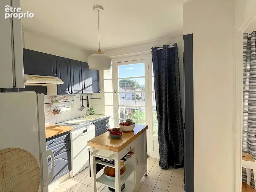 Appartement 76 m² à Saint-Georges-De-Didonne  - photo 4