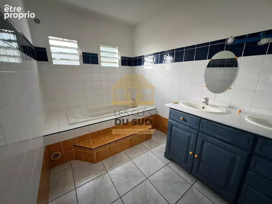 Saint-joseph – maison f4 avec double garage - quartier calme - photo 9