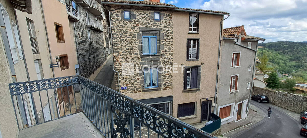 Maison à SAINT-FLOUR