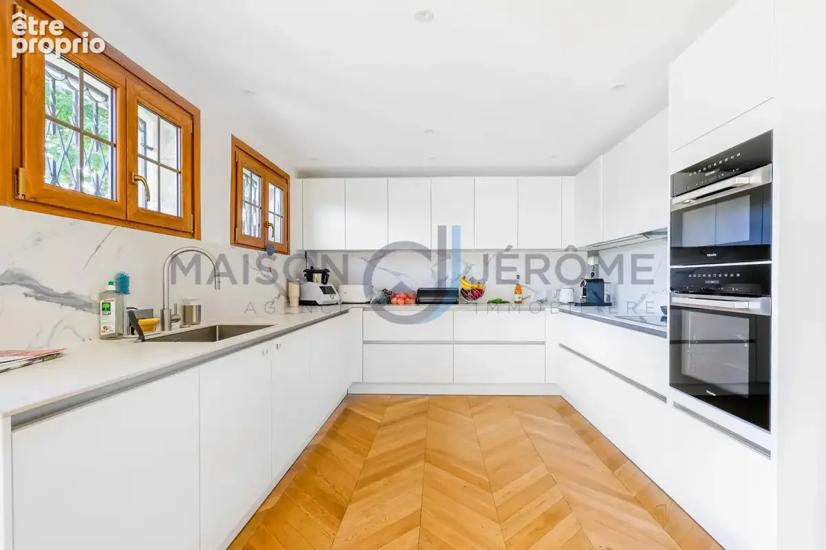 Sucy-en-brie – maison rénovée – 191,5 m² habitables – 5 chambres – séjour cathédrale – terrain de 1 021 m² - photo 5