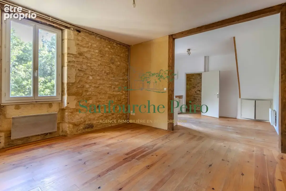 Au coeur du centre historique de Sarlat - Périgord noir -  Immeuble avec 3 appartements - photo 9
