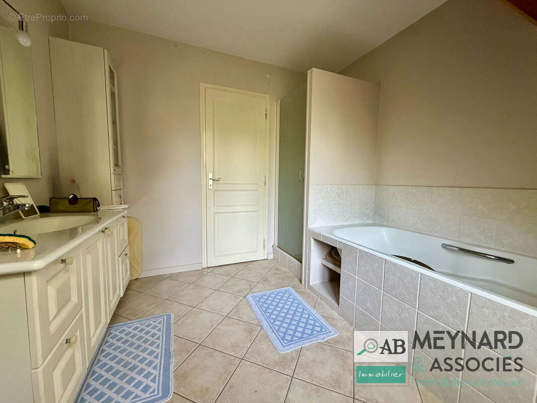 Maison à vendre 5mn Crecy la Chapelle - 3 chambres -Garage- Atelier- jardin 2475m2 - photo 11