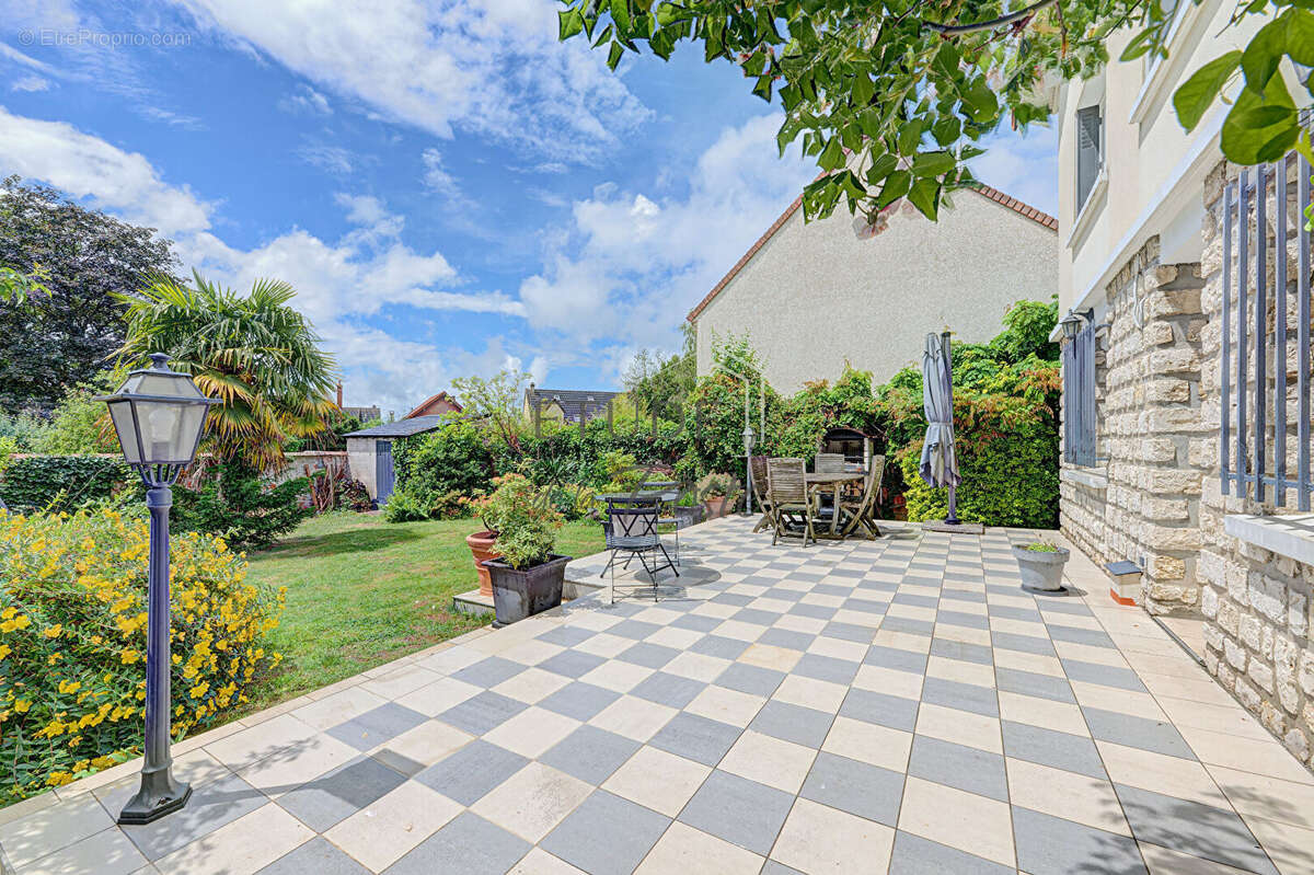 Maison de charme coeur de ville 100m2 à vendre à Brunoy - Réf. 411 - photo 2